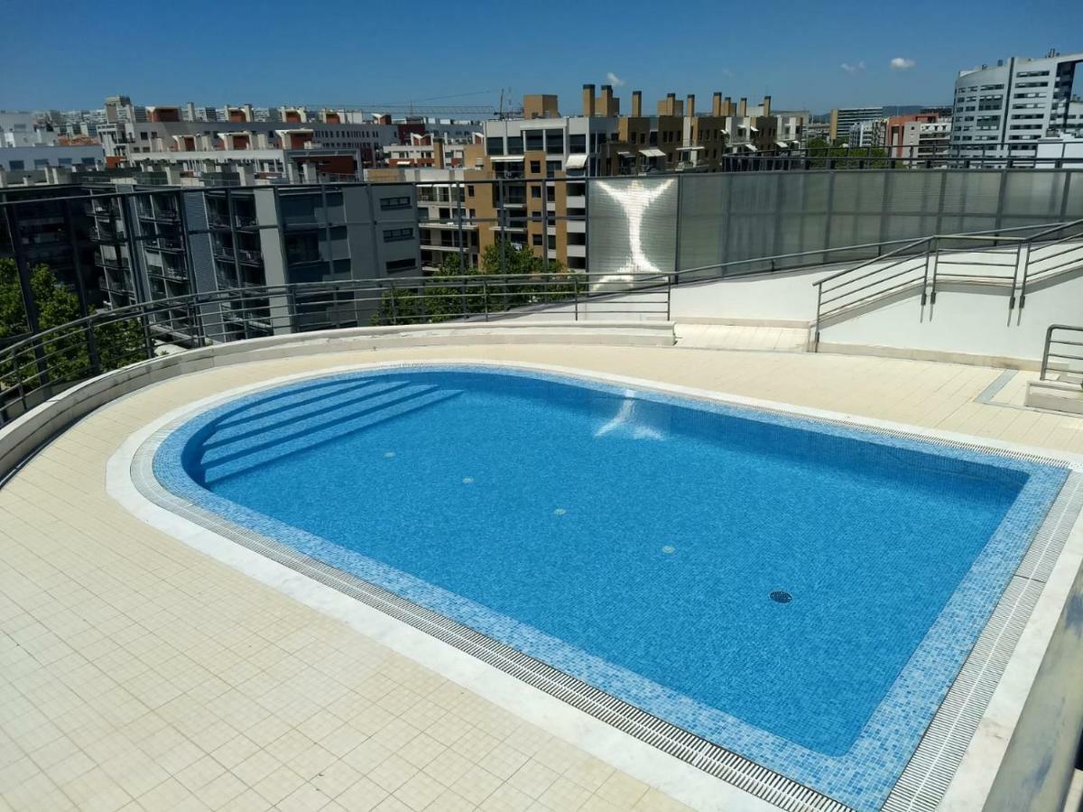 Parque Das Nacoes - Fil Pool Apartment Lissabon Buitenkant foto